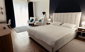 Blue Harmony Apartment
